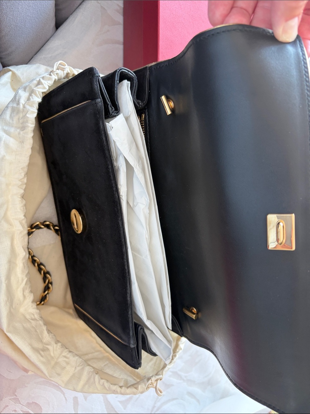 Salvatore Ferragamo Black Suede Vara Bow Chain Shoulder Bag with Gold Trim - Picture 3 of 5